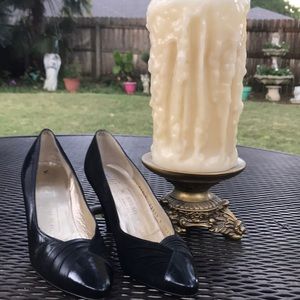 Bruno Magli pumps size 7 AAA